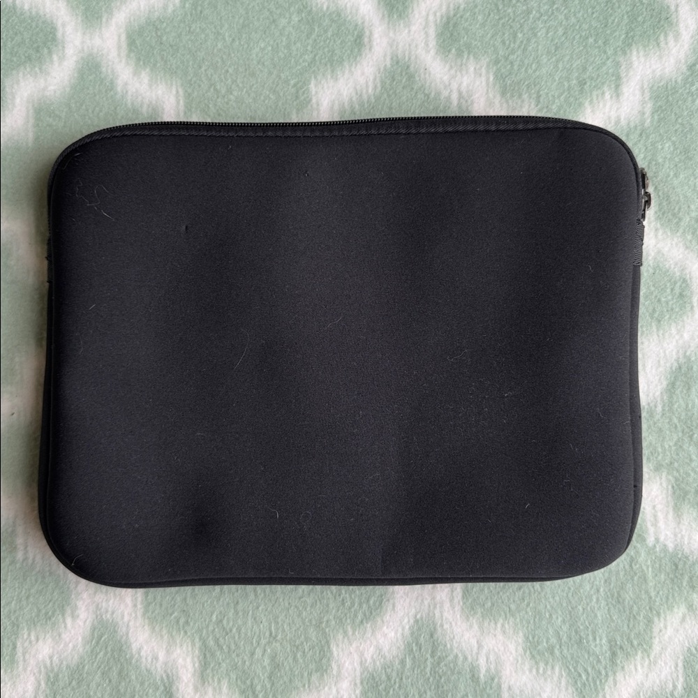 SwissGear Lunar Black and Gray tablet Sleeve case with zipper - Picture 2 of 8